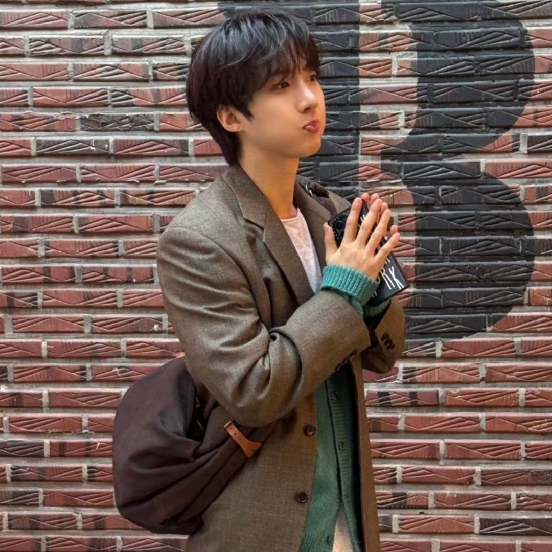 Latest photo of Hui (PENTAGON)