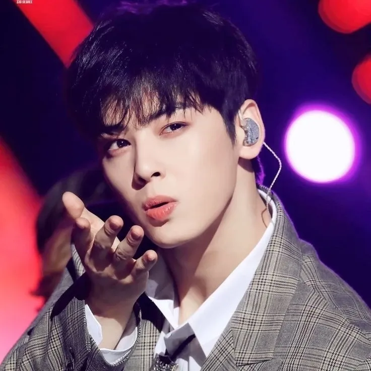 Recent activity shot of Eunwoo (ASTRO)