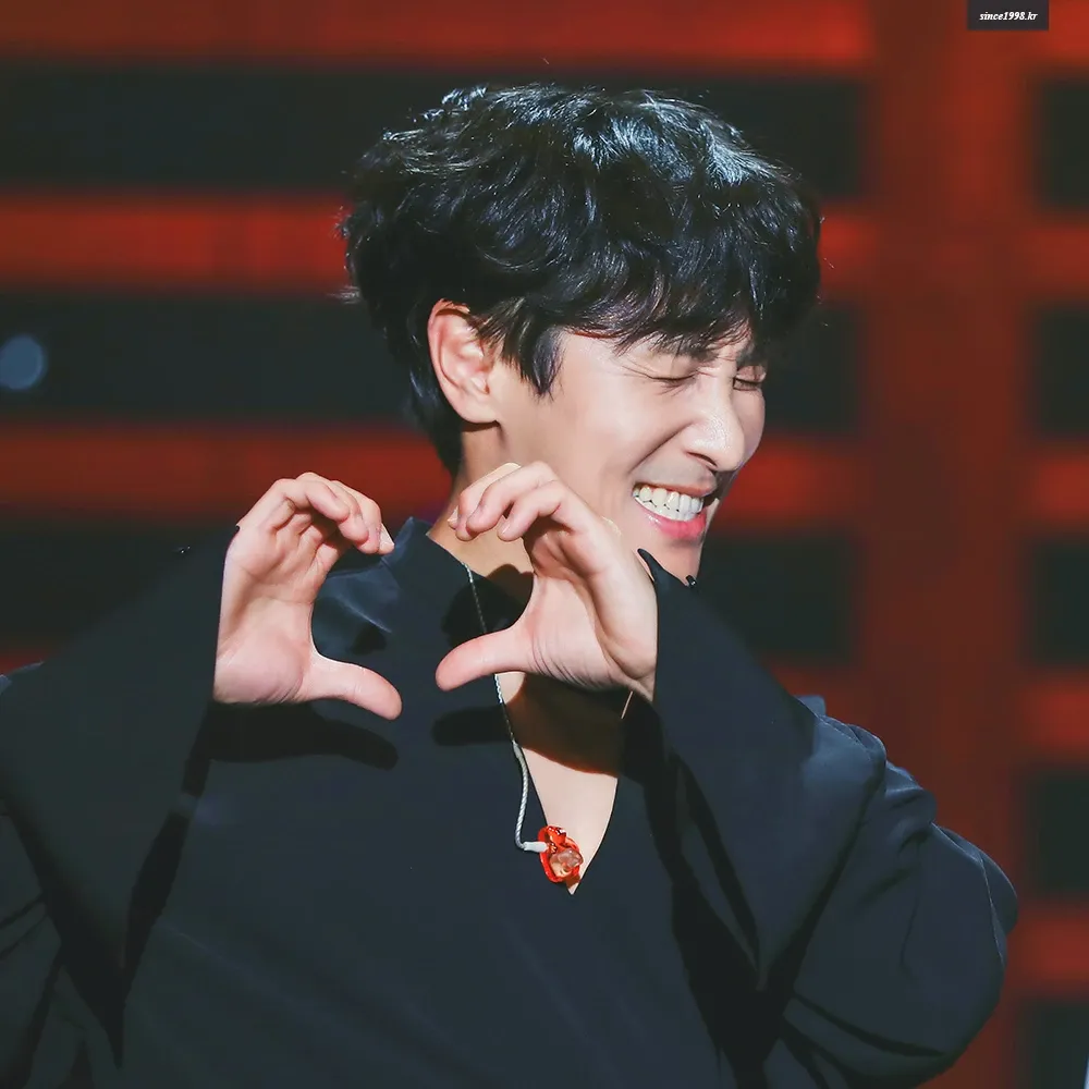 Behind-the-scenes cut of Kim Dongwan (SHINHWA)