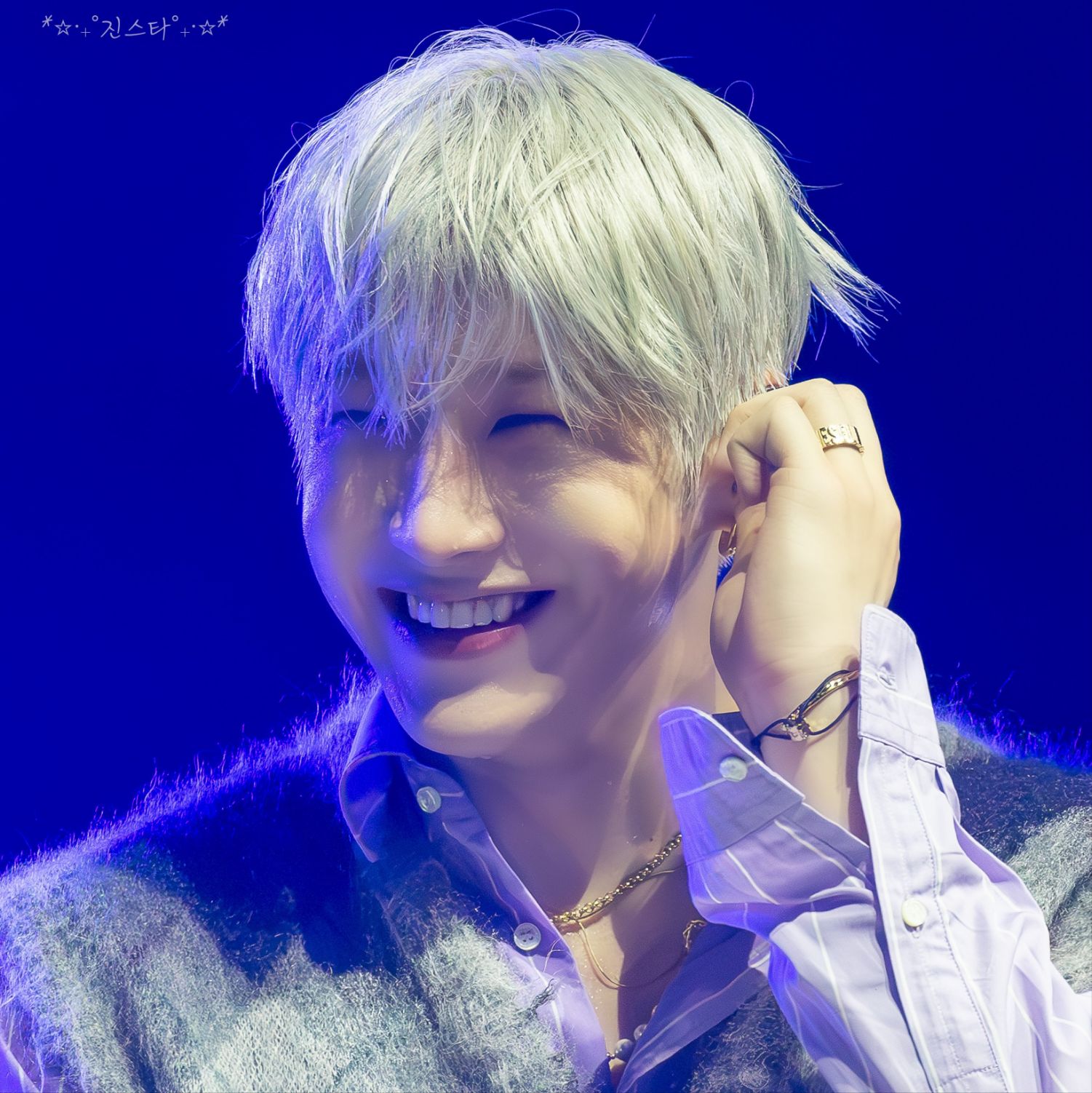 A moment captured by Jinjin (ASTRO)'s fan