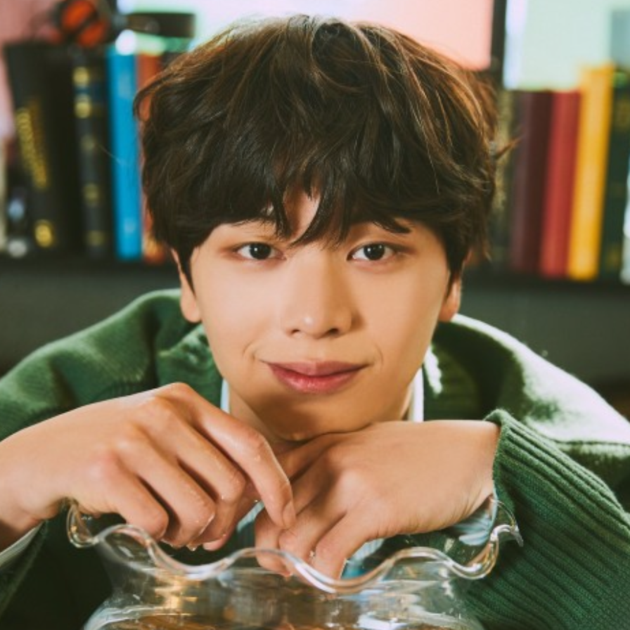 Behind-the-scenes cut of Yook Sungjae (BTOB)