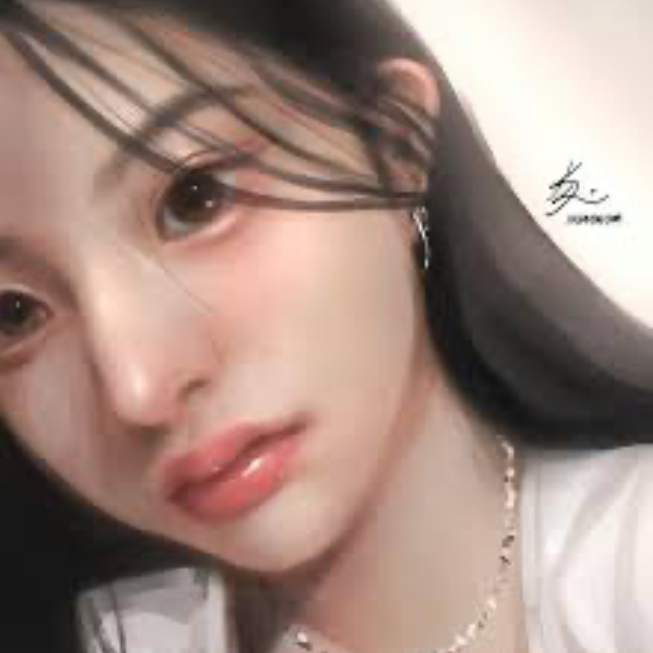 ミンジュ (ILLIT)の最新写真