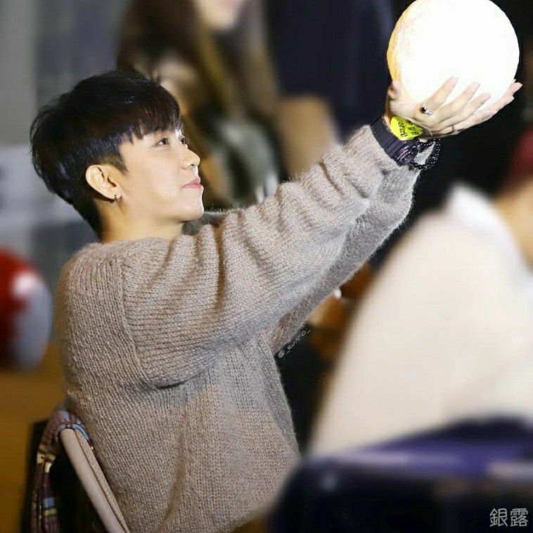 Recent activity shot of Eun Jiwon (SECHSKIES)