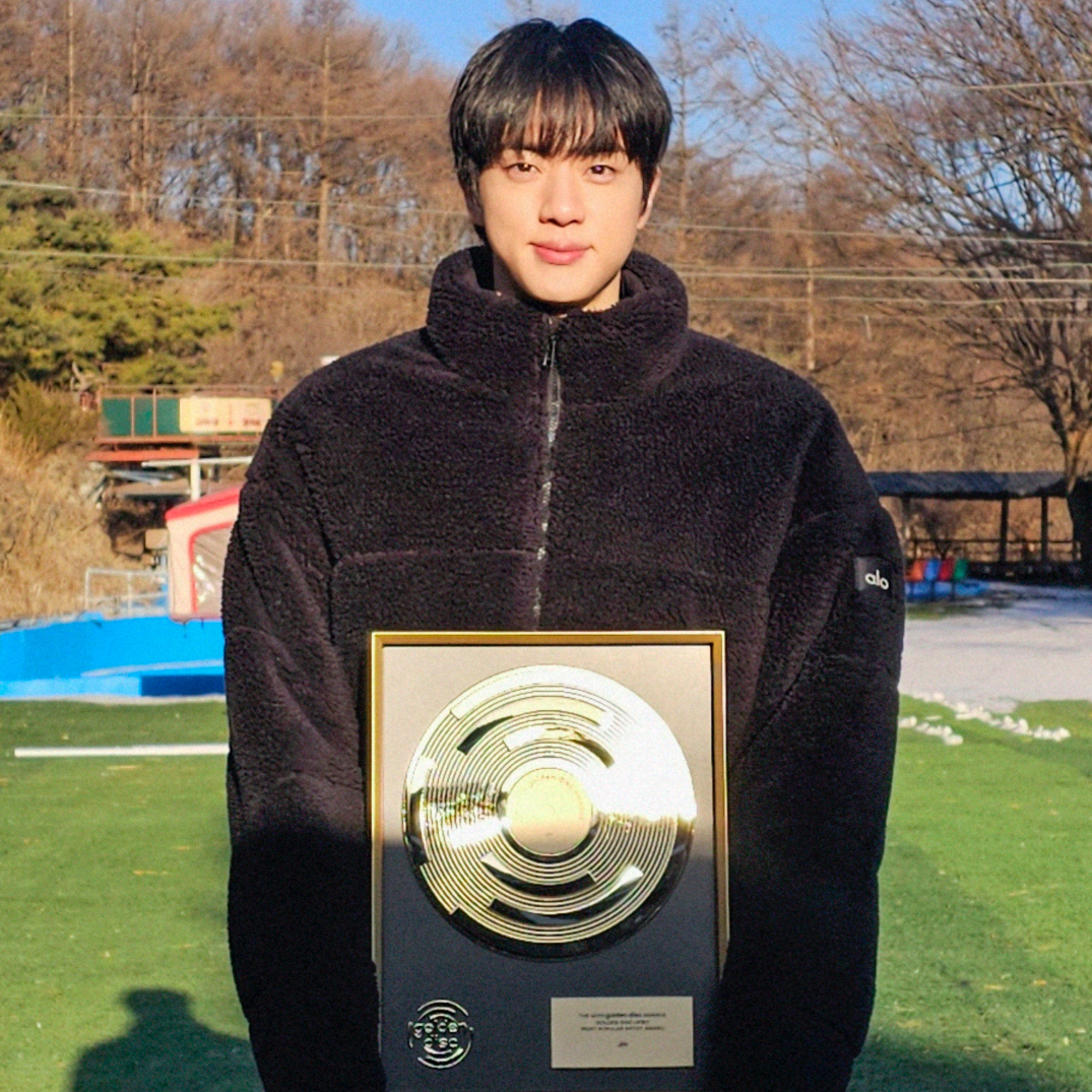 Jin (防弹少年团)的最新活动照片