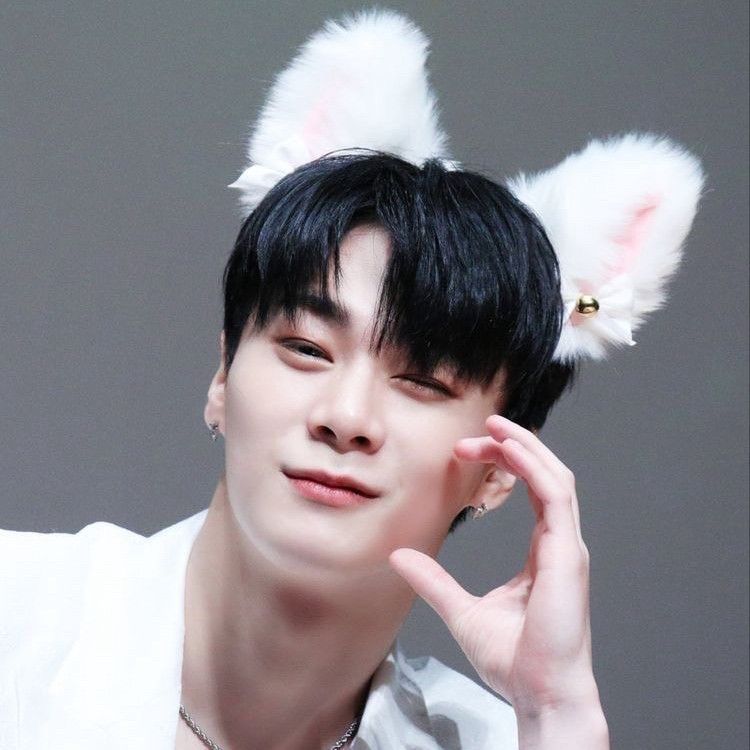 A moment captured by Moonbin (ASTRO)'s fan