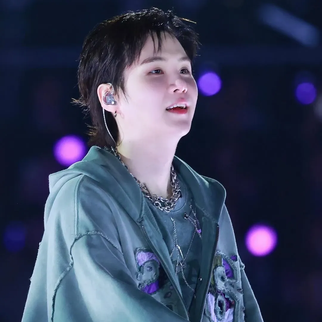 SUGA (防弹少年团)的最新活动照片