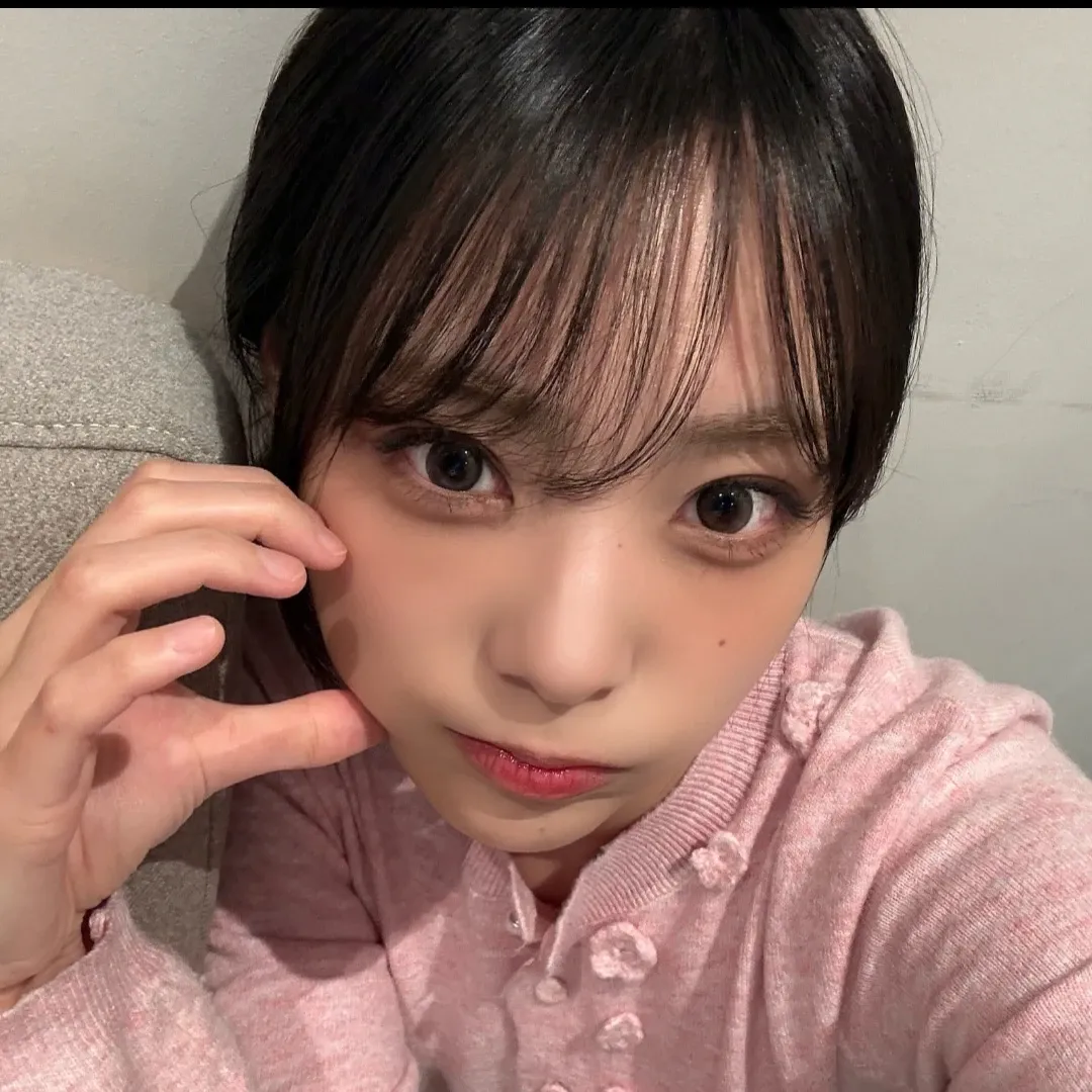 Recent activity shot of Siyeon (QWER)