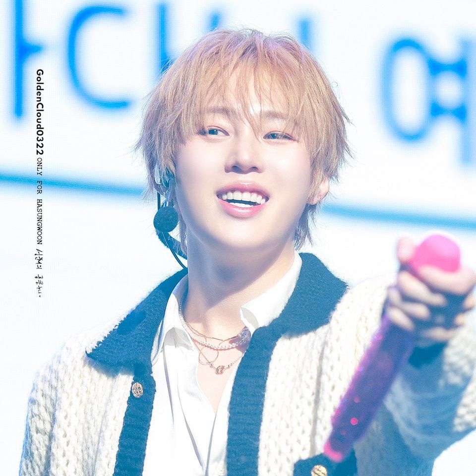 Behind-the-scenes cut of Ha Sungwoon