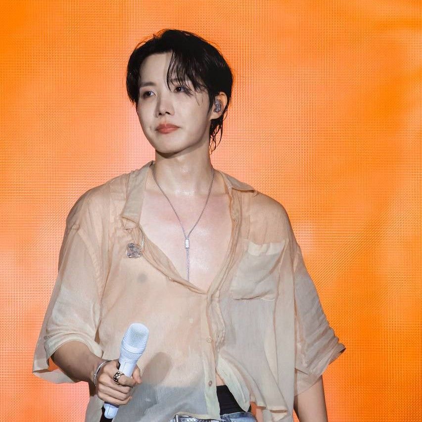 J-hope (防弹少年团)的最新活动照片