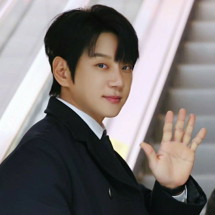 Behind-the-scenes cut of Hwang Chiyeol