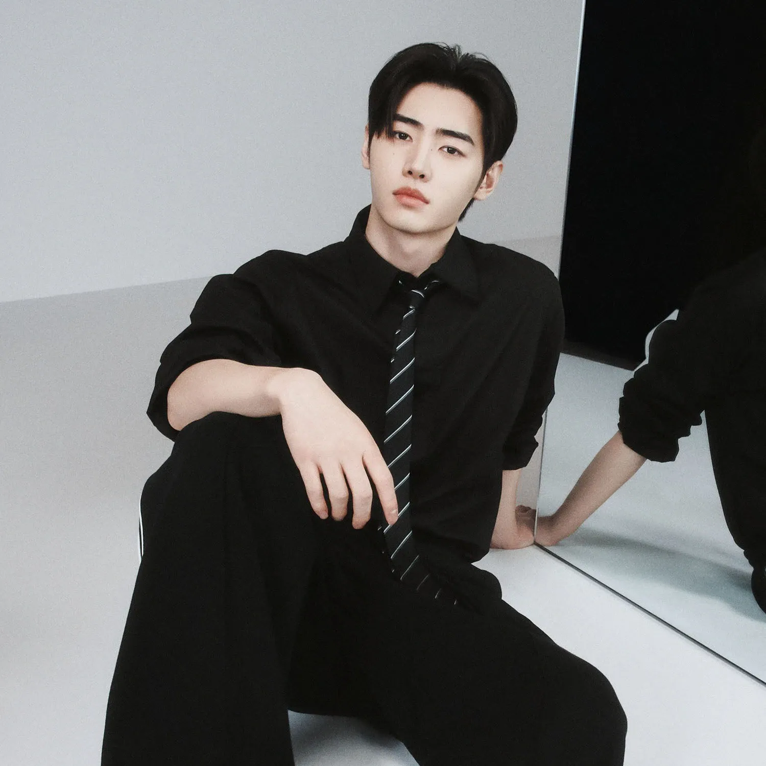 Latest photo of Sunghoon (ENHYPEN)