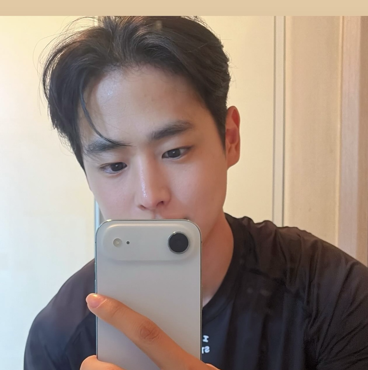 Behind-the-scenes cut of Choi Byungchan