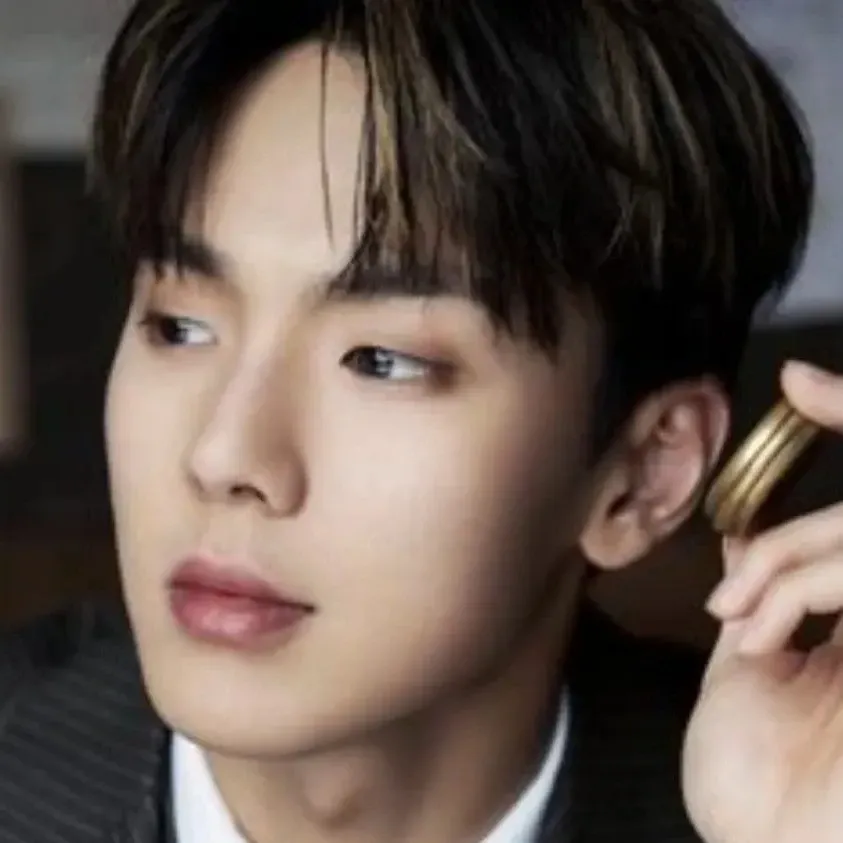 Recent activity shot of Shownu (MONSTA X)