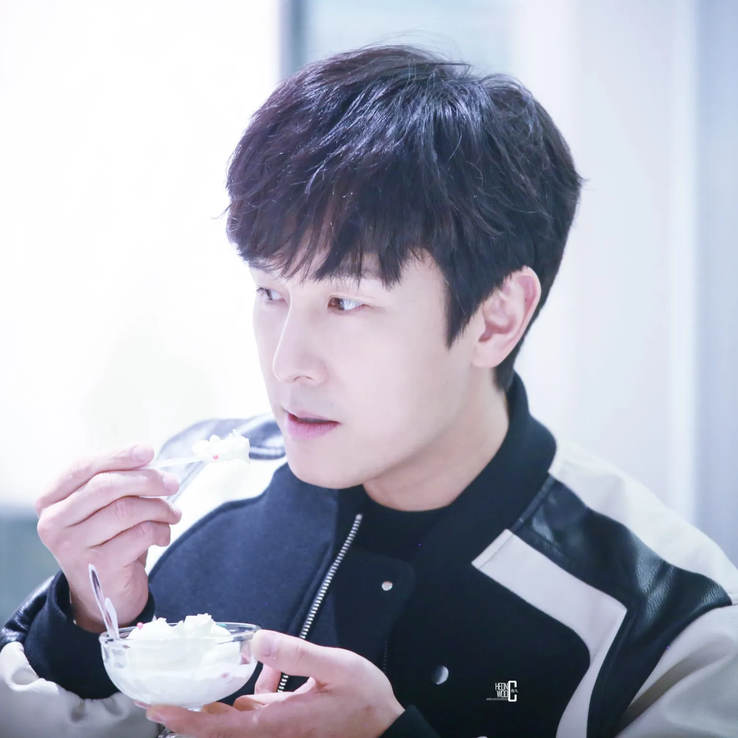 Behind-the-scenes cut of Kim Dongwan (SHINHWA)