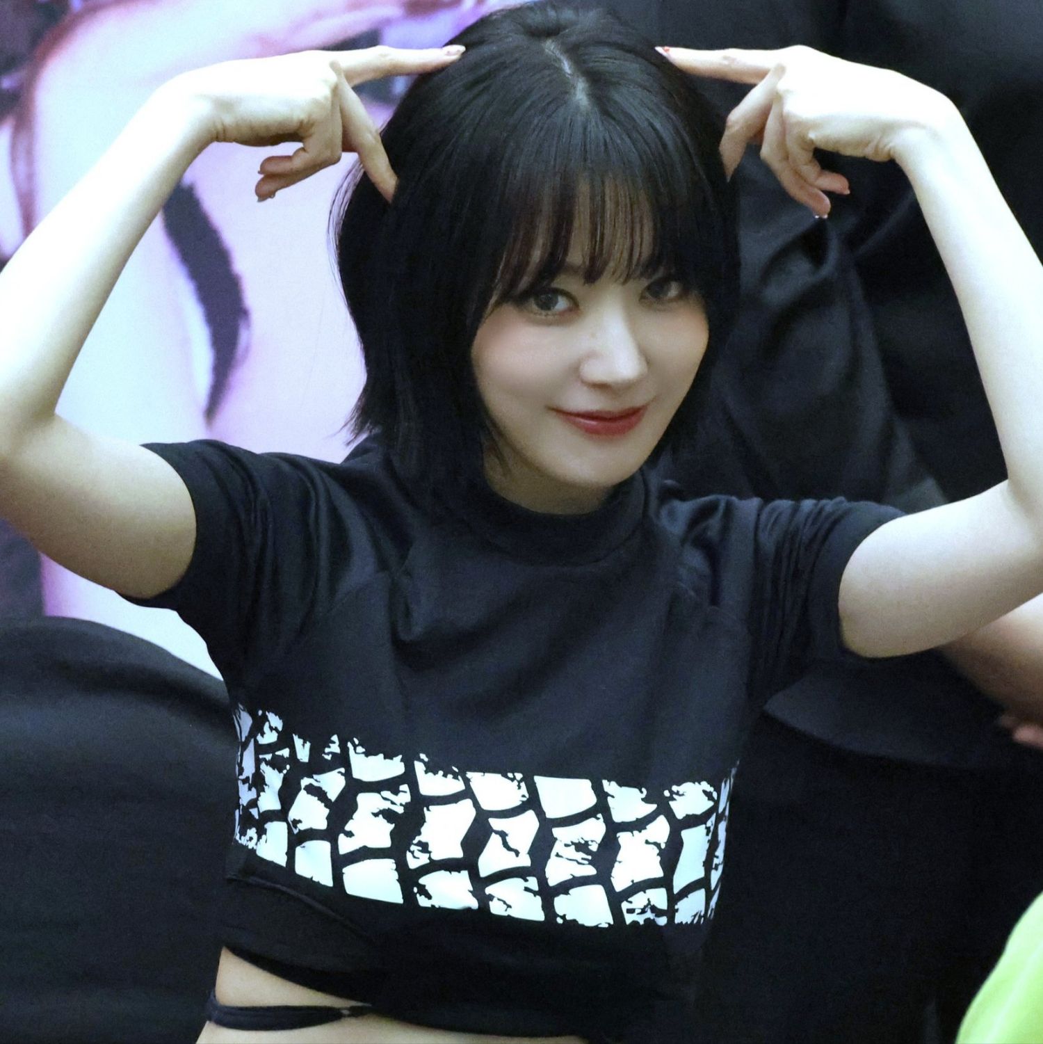 Behind-the-scenes cut of Sakura (LE SSERAFIM)