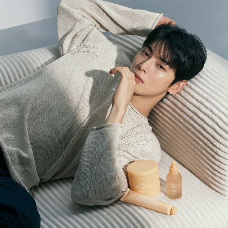 Recent activity shot of Eunwoo (ASTRO)