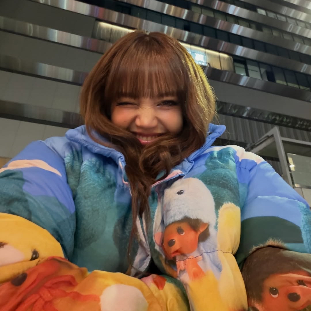 리사 (BLACKPINK)의 비하인드 컷