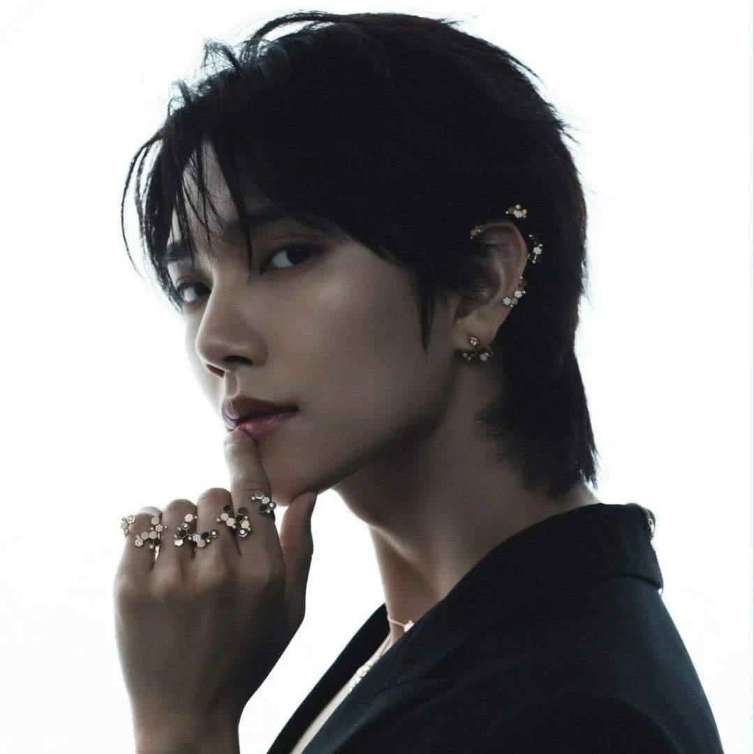 Latest photo of Joshua (SEVENTEEN)