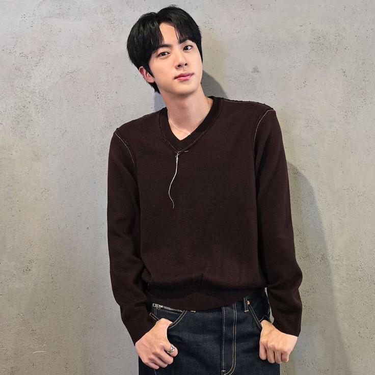 Foto aktivitas terbaru Jin (BTS)