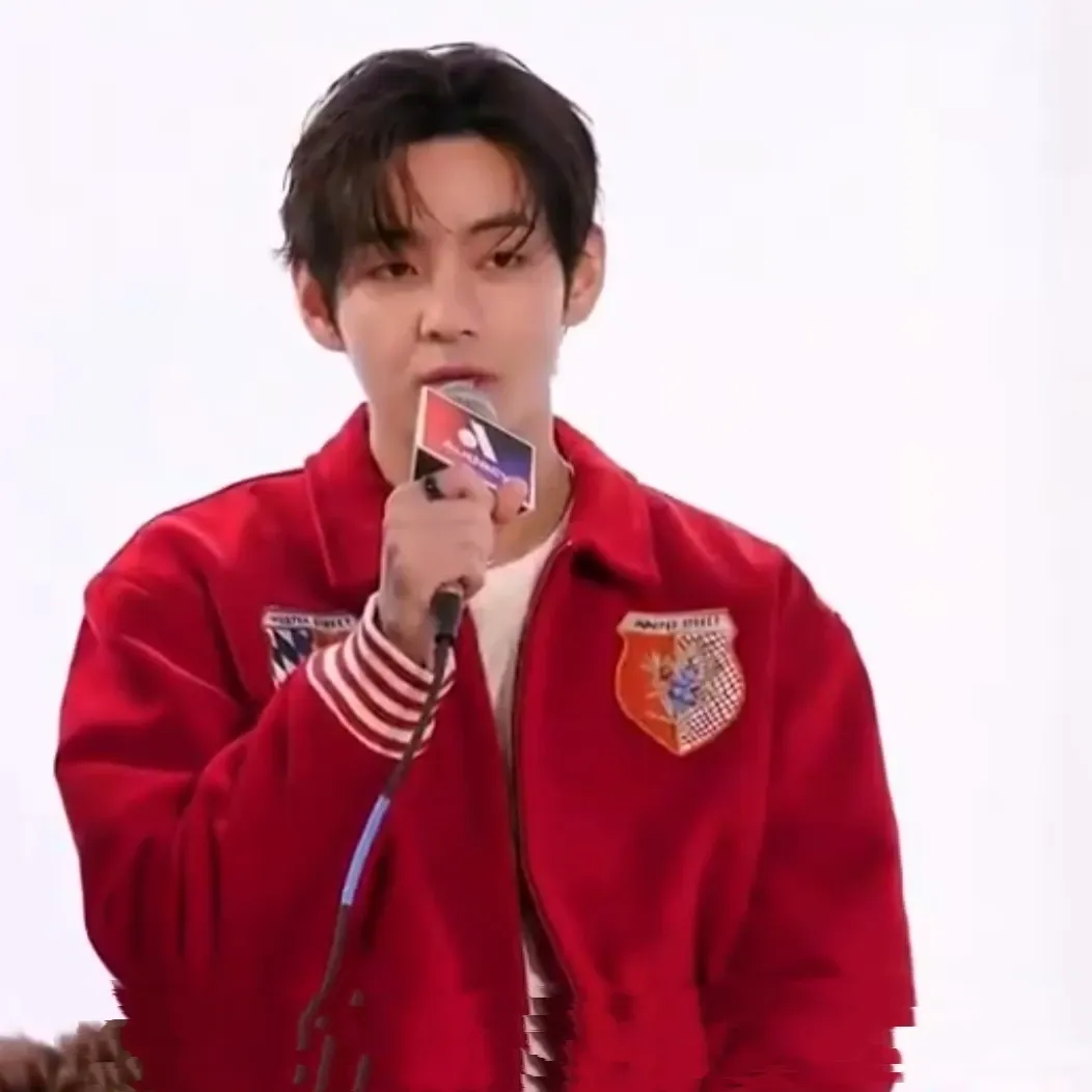 Foto terbaru V (BTS)