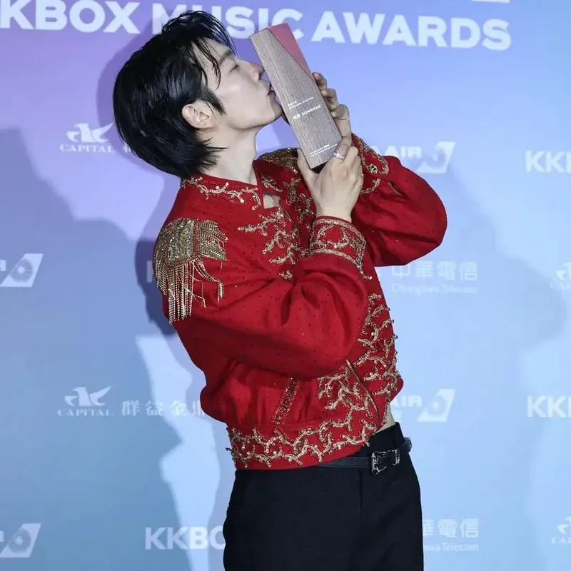Behind-the-scenes cut of Donghae (Super Junior)