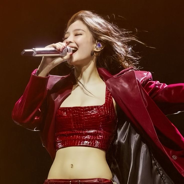 Recent activity shot of Jennie (BLACKPINK)