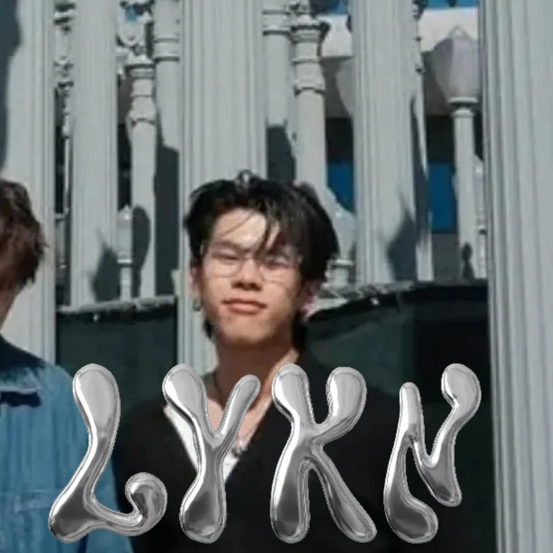 A moment captured by William (LYKN)'s fan