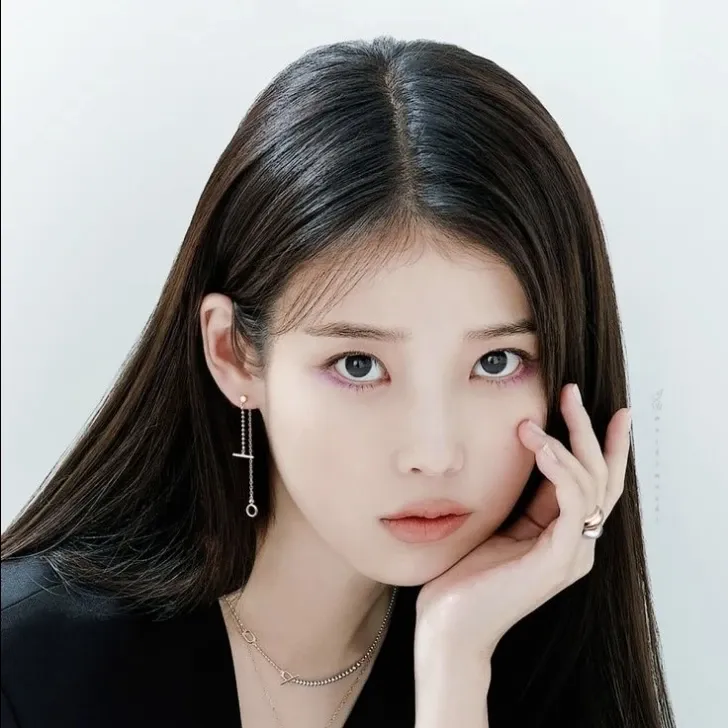 Recent activity shot of IU