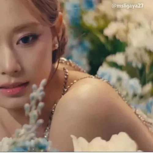 Momen yang diabadikan oleh penggemar Tzuyu (TWICE)