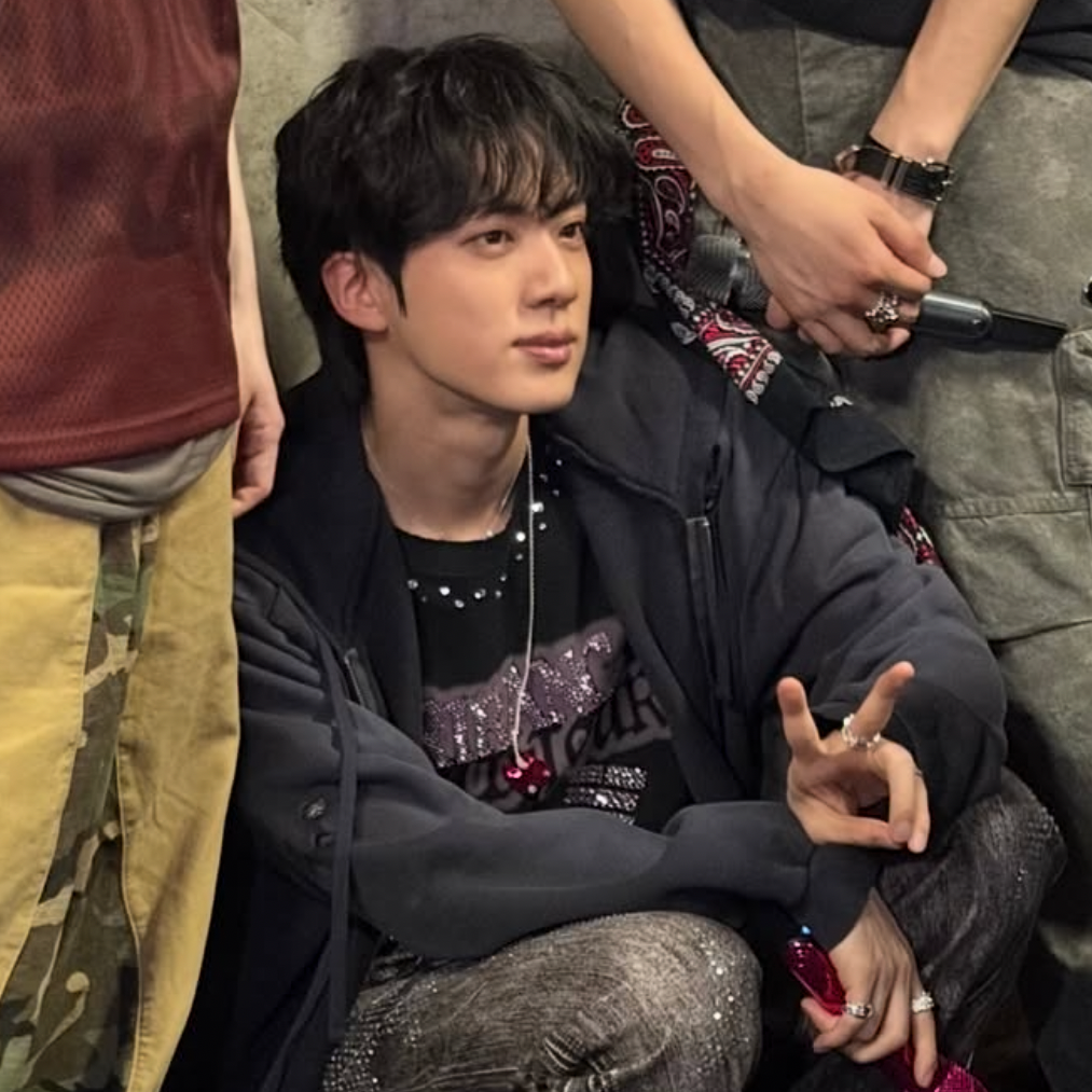 Behind-the-scenes cut of Jin (BTS)