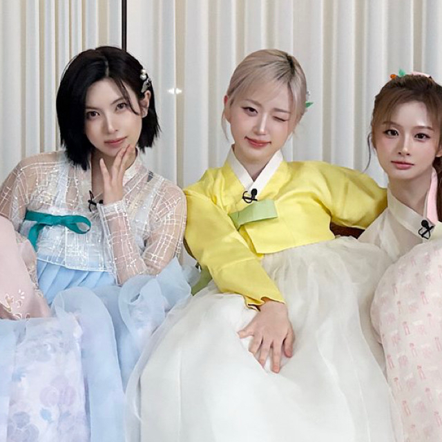 Behind-the-scenes cut of Jiwoo (NMIXX)