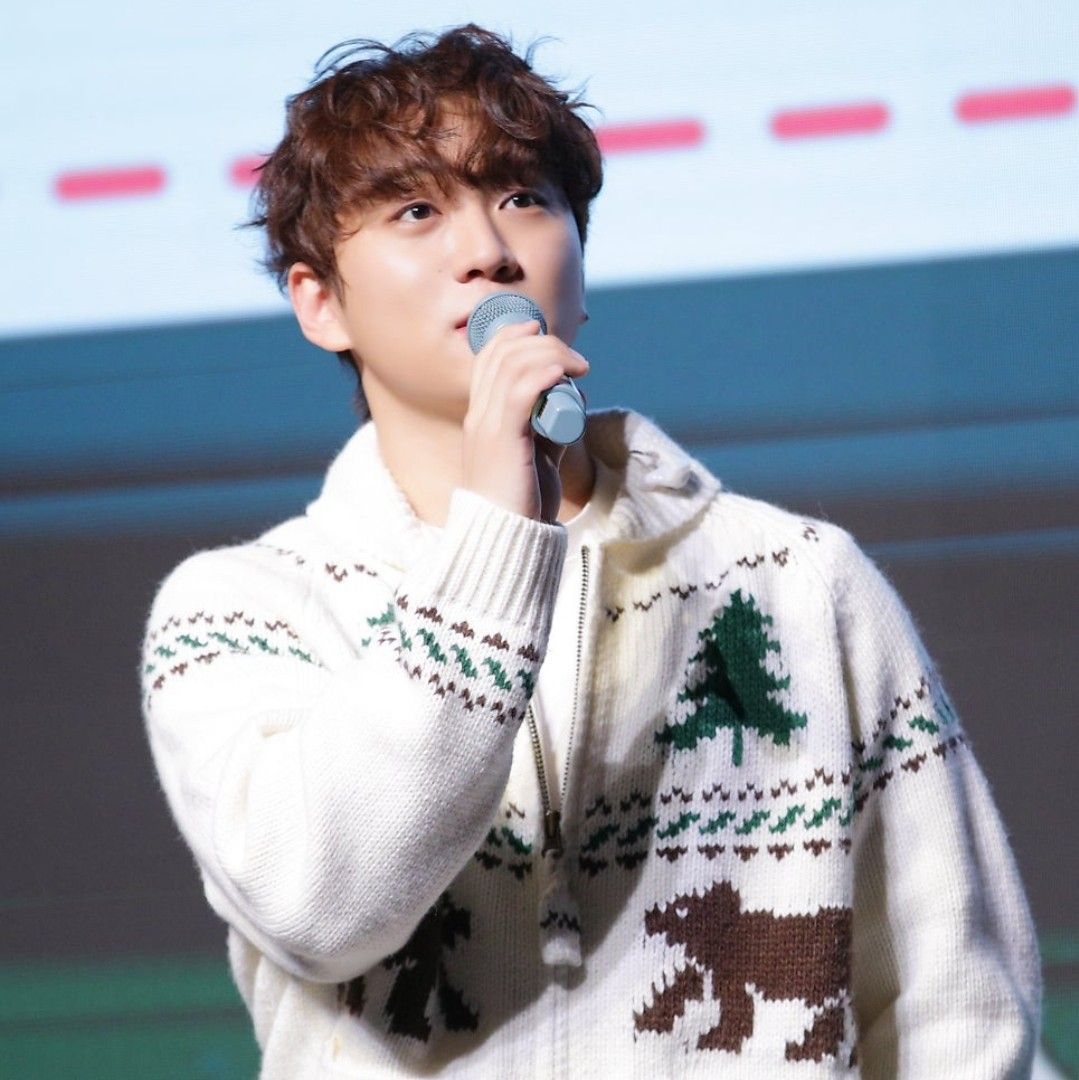 Behind-the-scenes cut of Hong Joochan (GoldenChild)