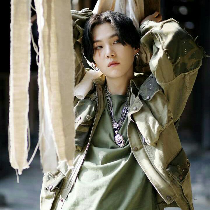 SUGA (防彈少年團)的最新照片