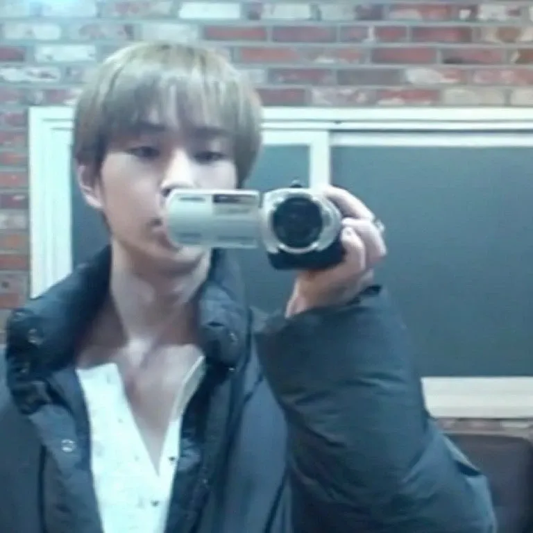 Behind-the-scenes cut of Onew (SHINee)
