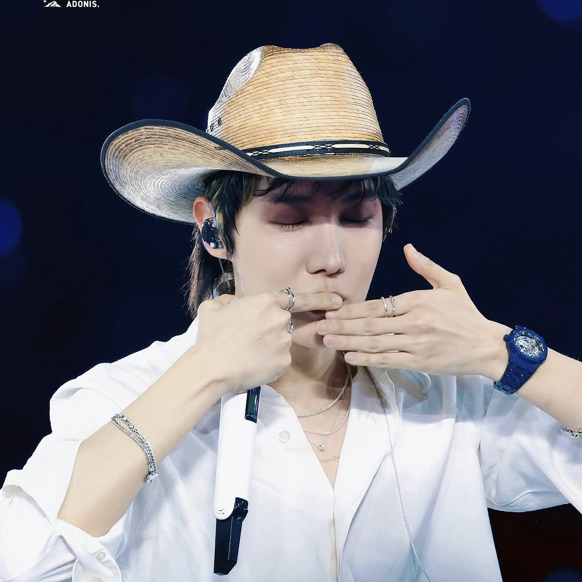 Foto terbaru j-hope (BTS)