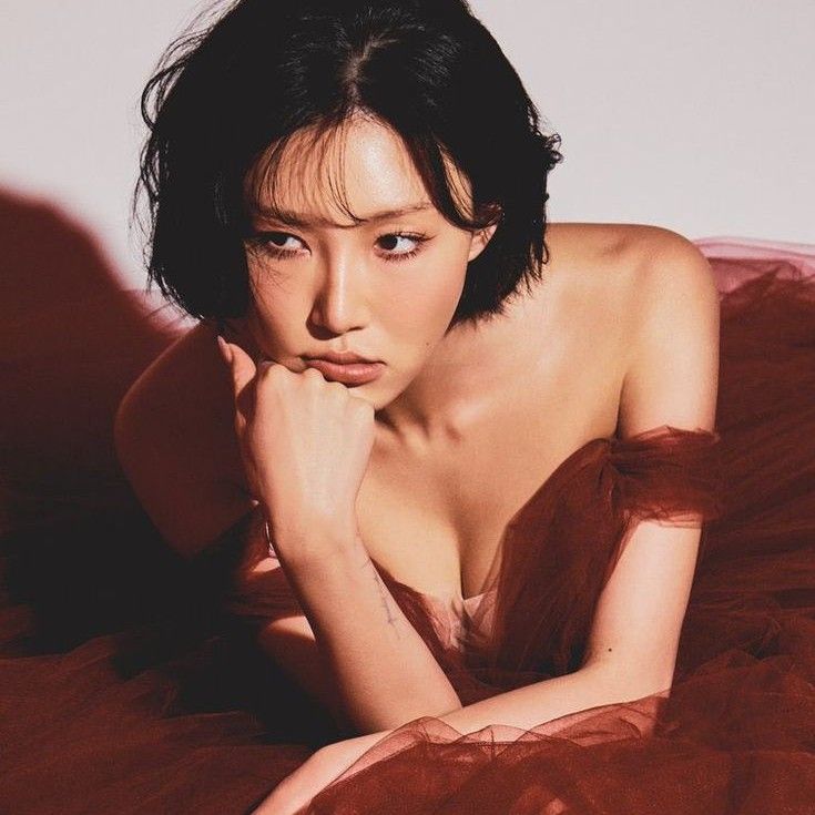 華莎 (MAMAMOO)的最新照片