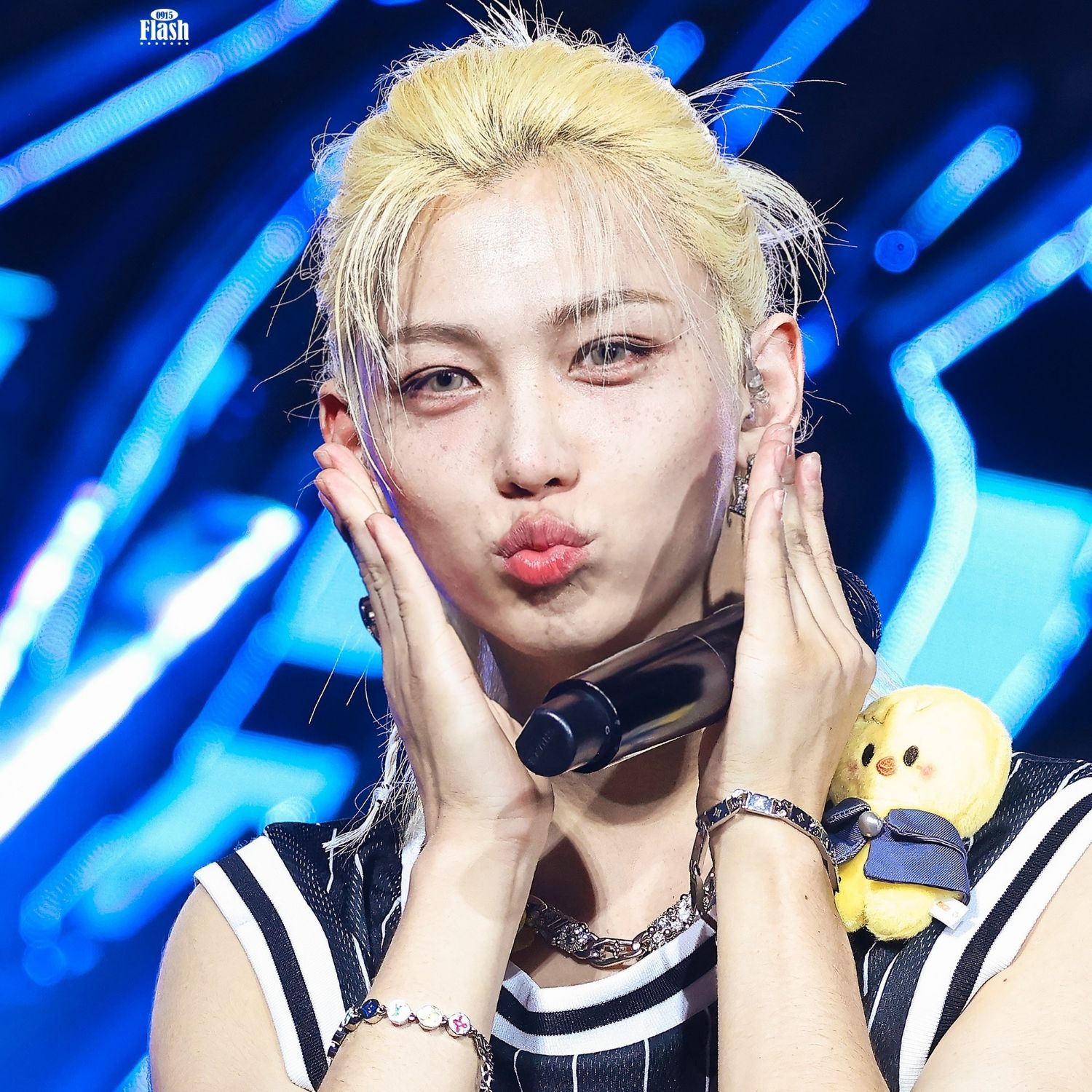 Latest photo of Felix (Stray Kids)