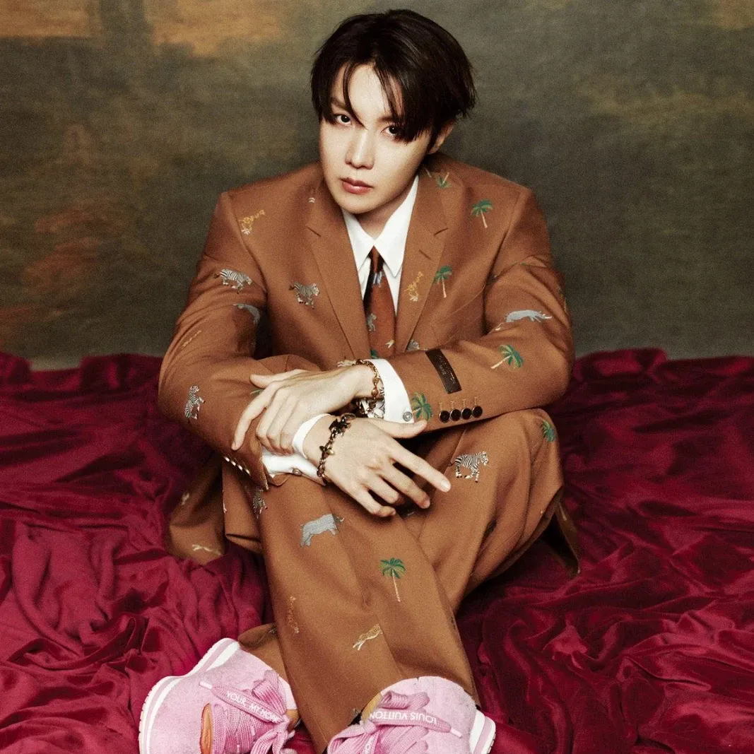 A moment captured by j-hope (BTS)'s fan