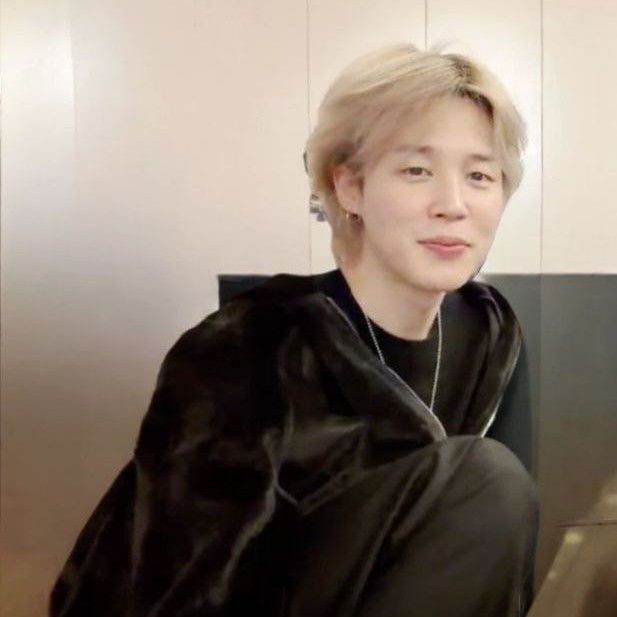 A moment captured by Jimin (BTS)'s fan
