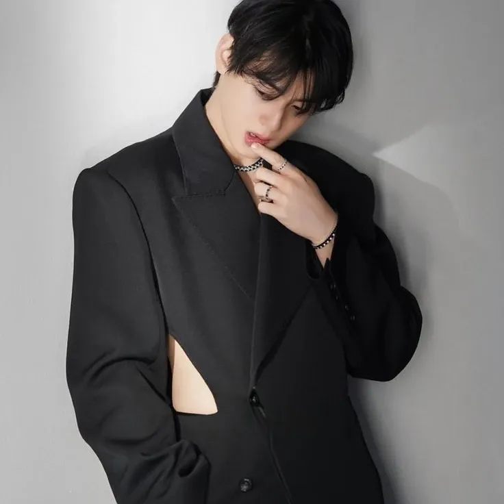 Latest photo of Eunwoo (ASTRO)