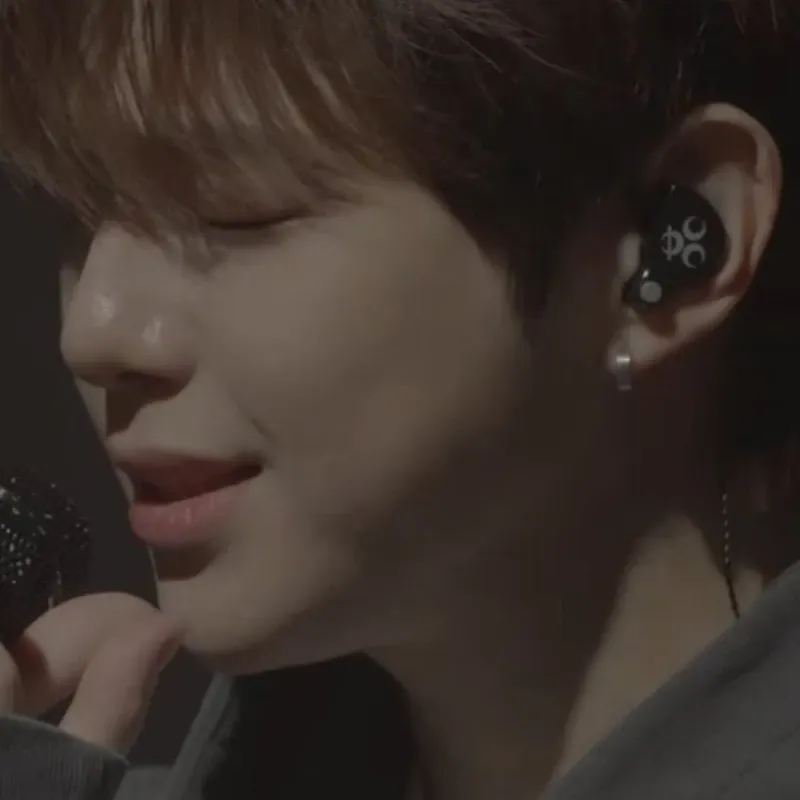 강다니엘의 비하인드 컷