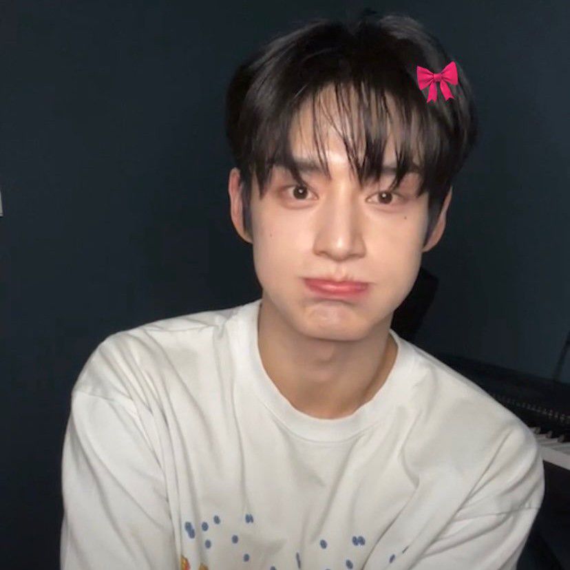 Latest photo of Kim Jiwoong (ZEROBASEONE)