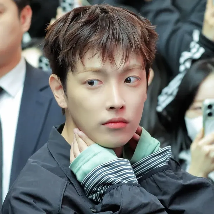 Recent activity shot of Hongjoong (ATEEZ)