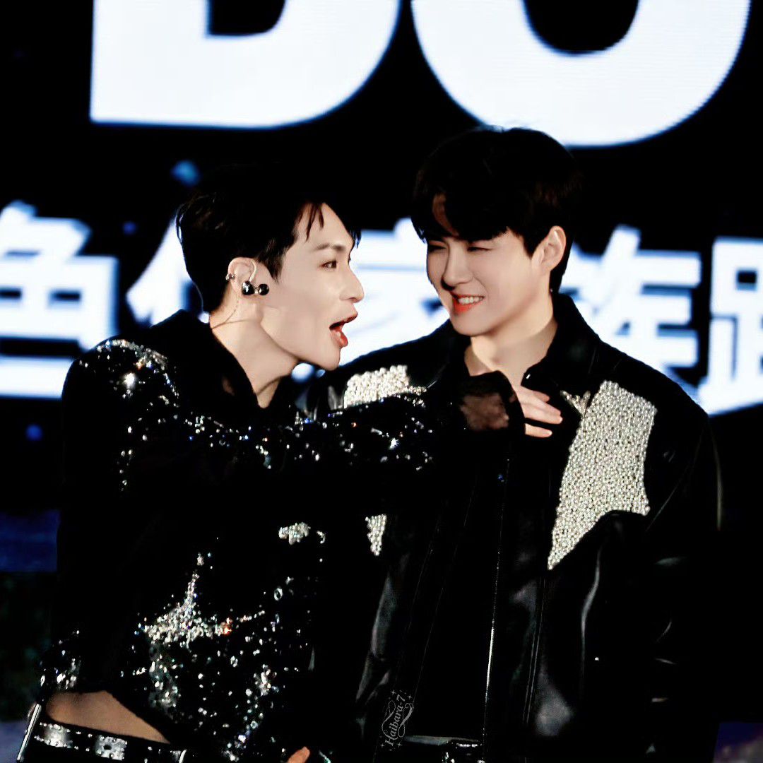 Latest photo of Lay (EXO)