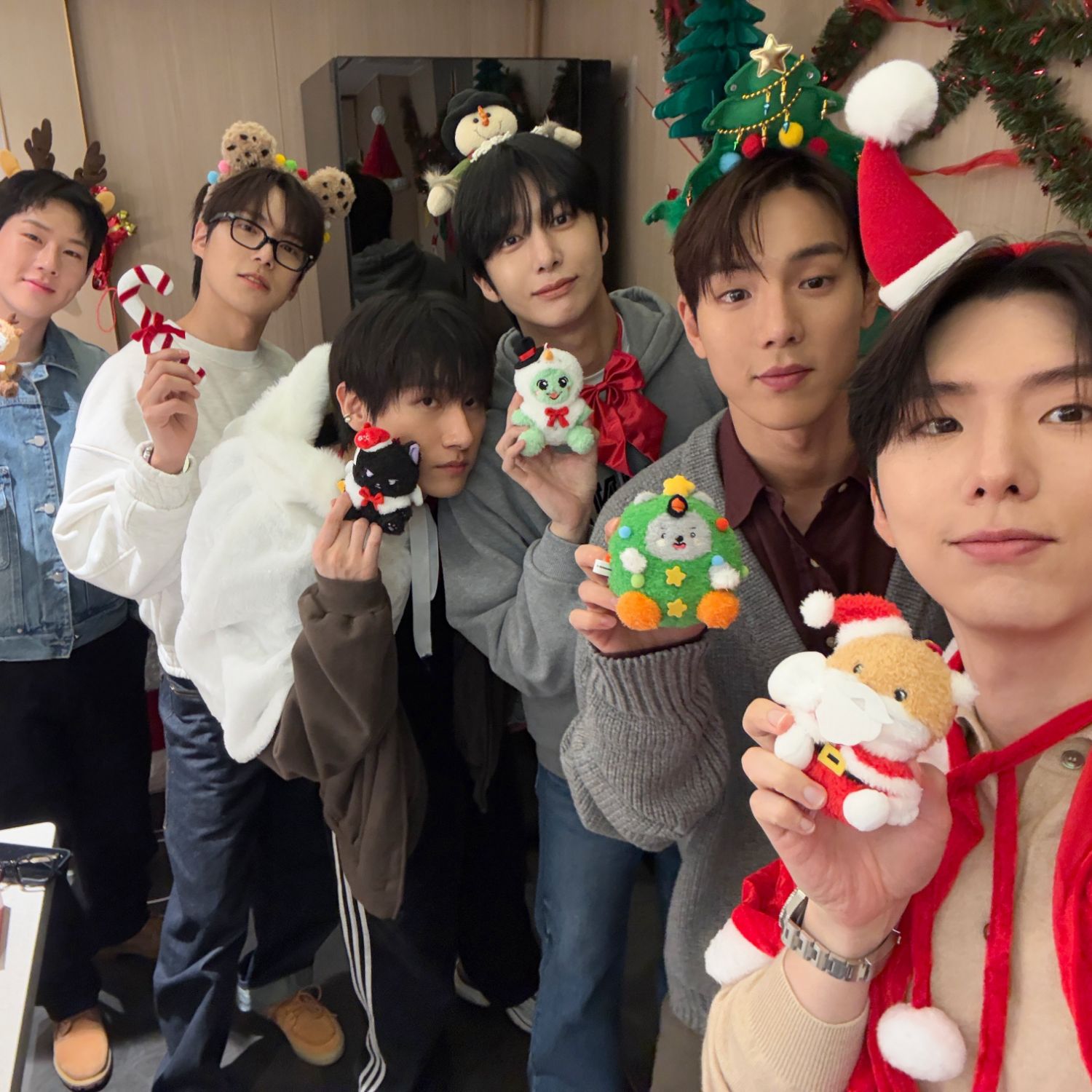 Recent activity shot of MONSTA X