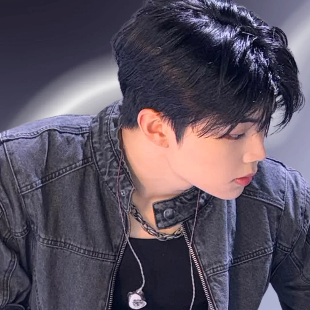 Latest photo of Park Gunwook (ZEROBASEONE)