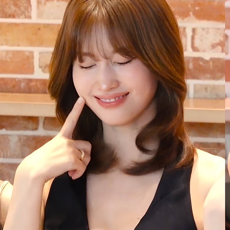 Recent activity shot of Momo (TWICE)
