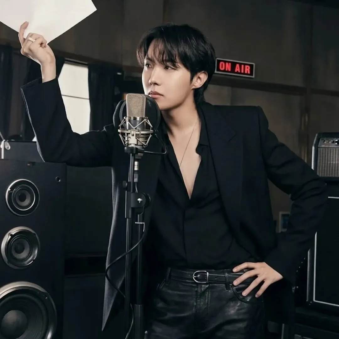 Behind-the-scenes cut of j-hope (BTS)