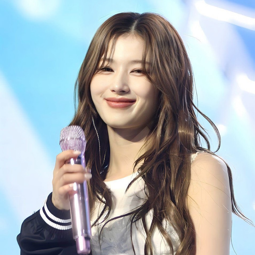 Foto terbaru Sana (TWICE)