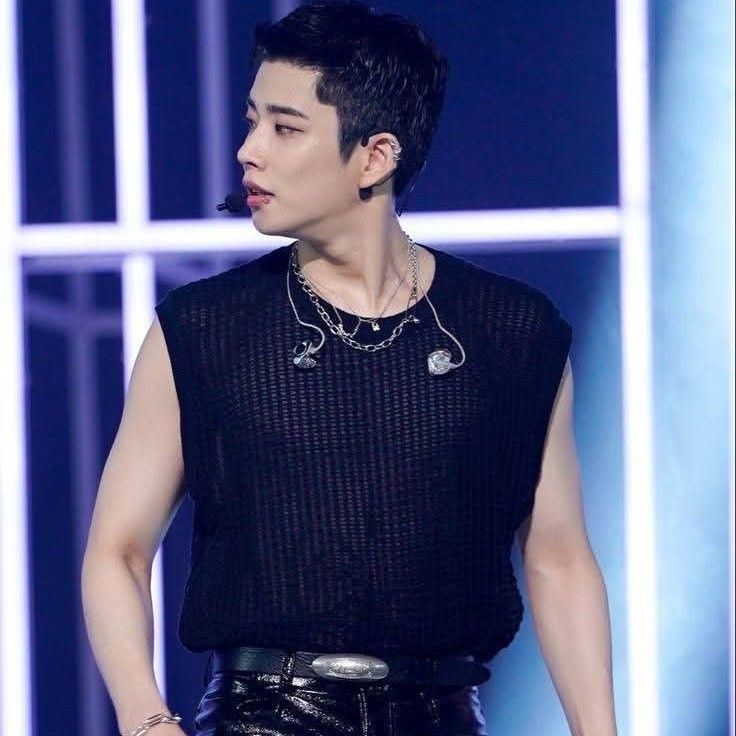 Behind-the-scenes cut of MJ (ASTRO)